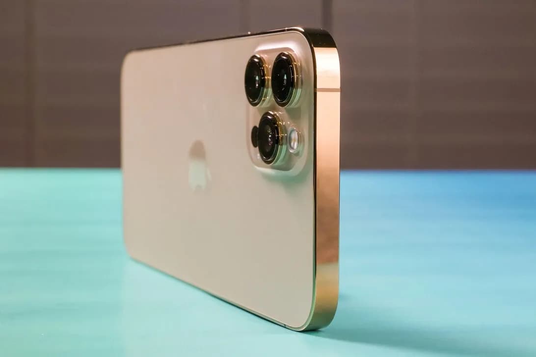 Refurbished iPhone 12 Pro Gold – 128GB - Image 1